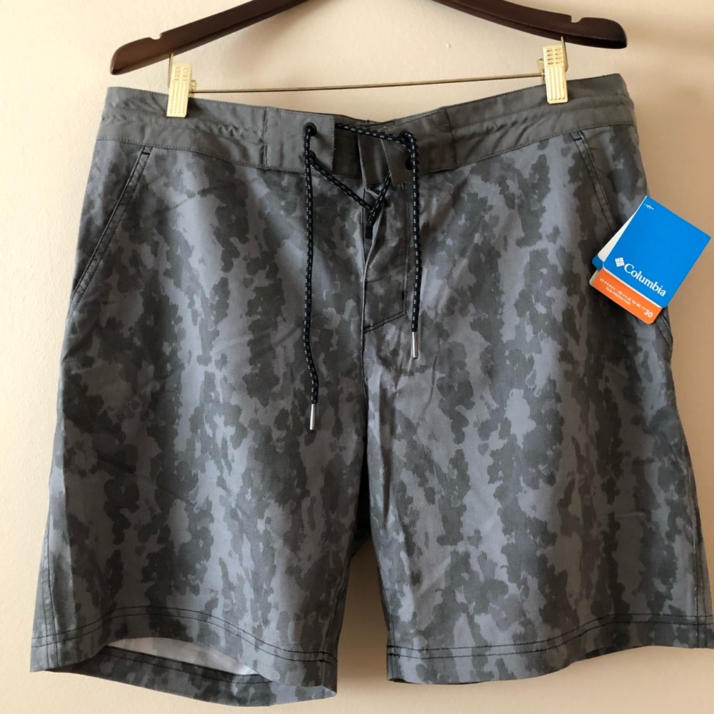 Columbia Men’s 38 Hybrid Falls Water Short